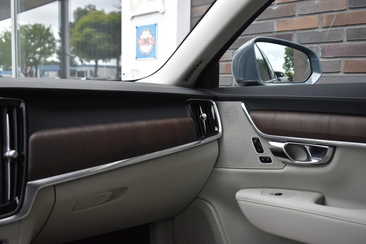 2.0 T8 AWD Inscription