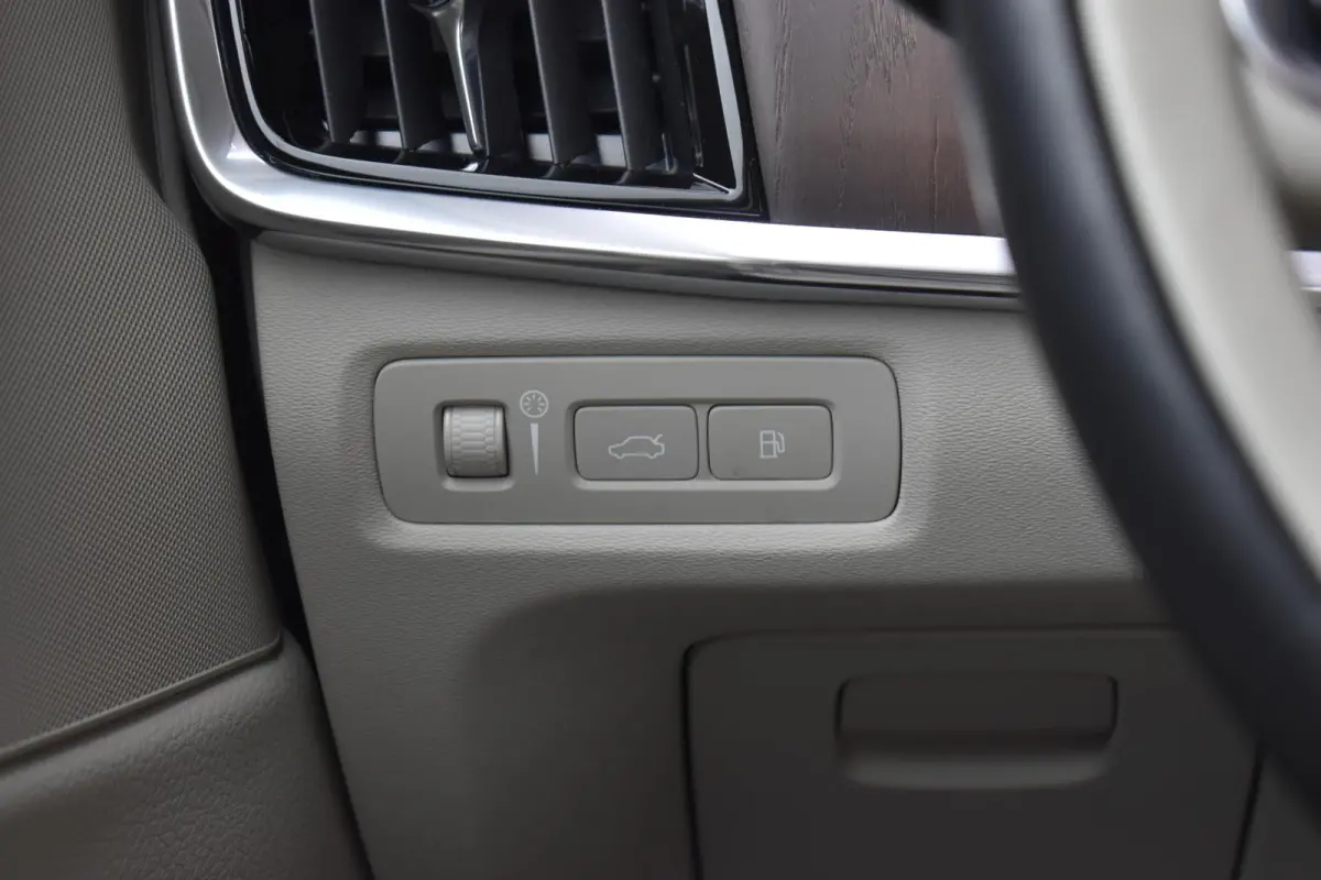 2.0 T8 AWD Inscription
