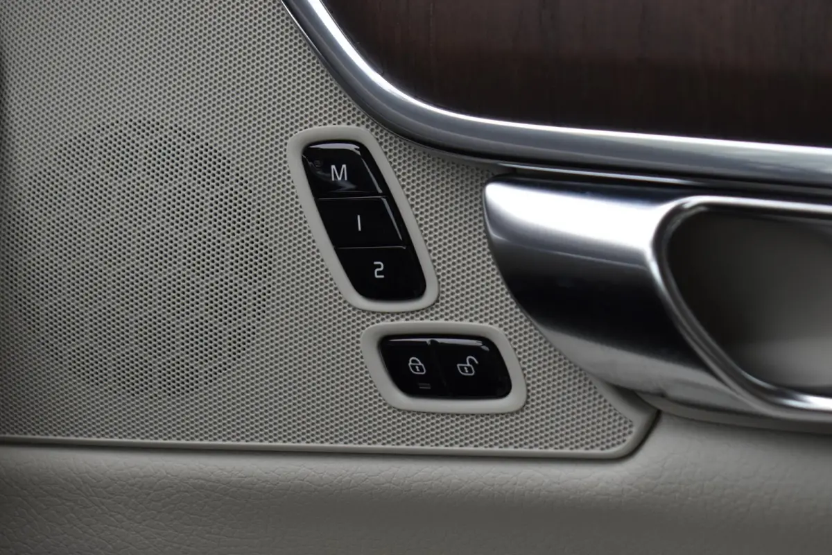 2.0 T8 AWD Inscription