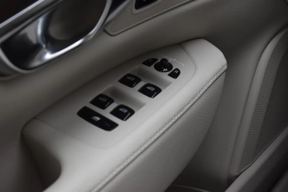 2.0 T8 AWD Inscription