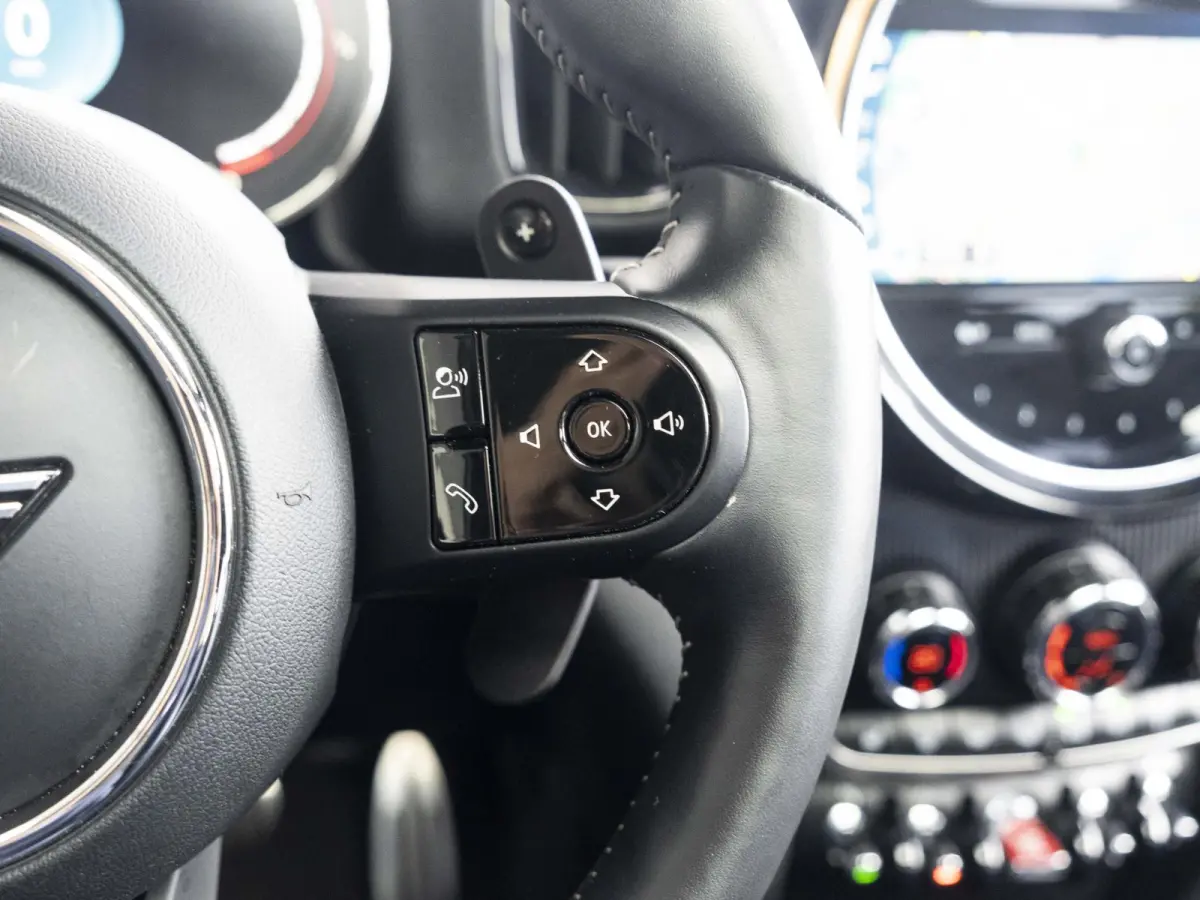 John Cooper Works ALL4 | Panoramadak | Voorruit verwarming | Stoel en Stuur verwarming | Adaptive Cruise Control