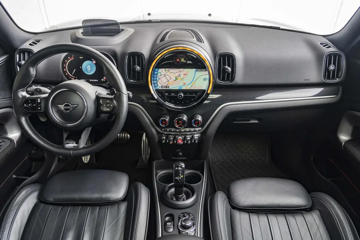 John Cooper Works ALL4 | Panoramadak | Voorruit verwarming | Stoel en Stuur verwarming | Adaptive Cruise Control