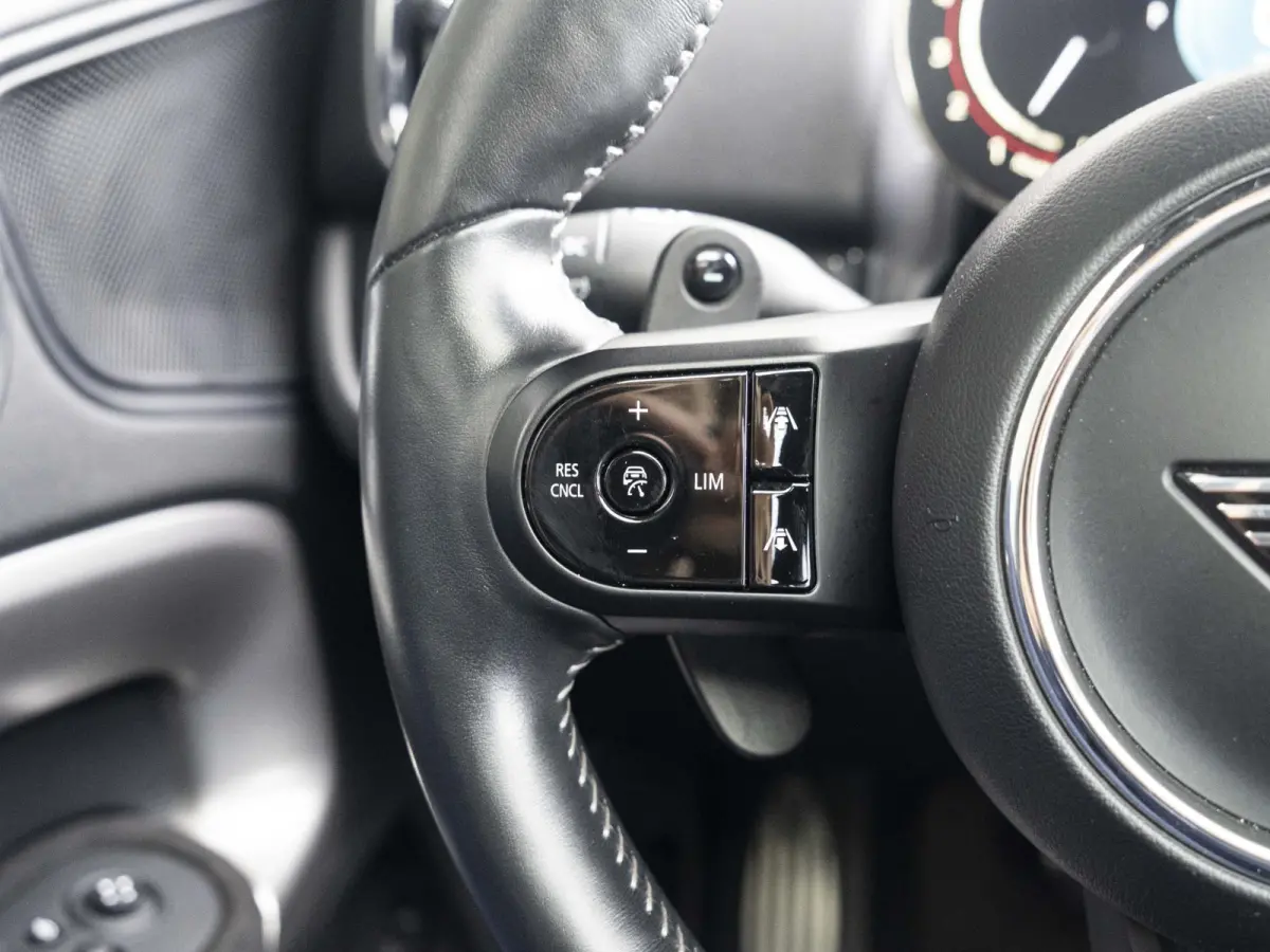 John Cooper Works ALL4 | Panoramadak | Voorruit verwarming | Stoel en Stuur verwarming | Adaptive Cruise Control