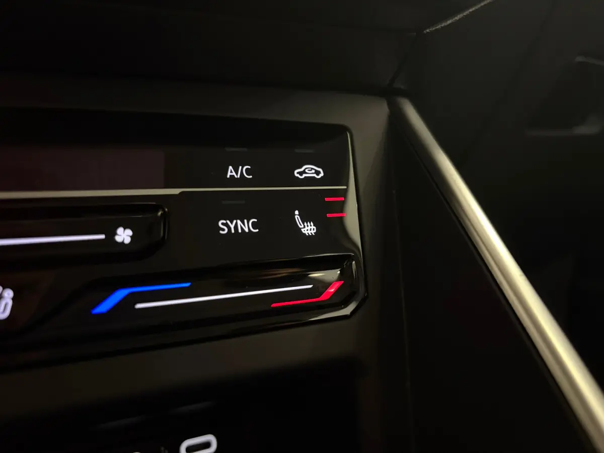 1.0 TSI Life Business | CLIMA | CAR PLAY | NAVI |