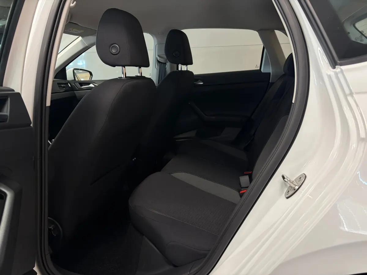 1.0 TSI Life Business | CLIMA | CAR PLAY | NAVI |