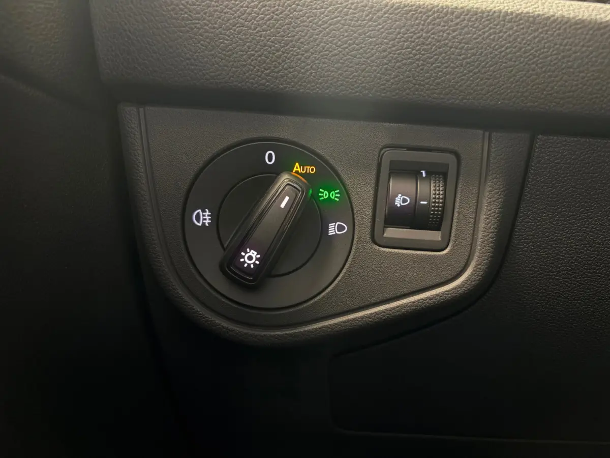 1.0 TSI Life Business | CLIMA | CAR PLAY | NAVI |