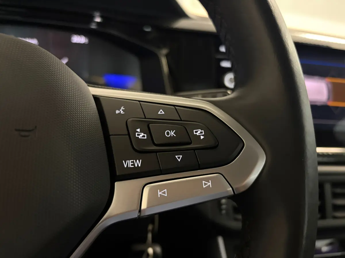 1.0 TSI Life Business | CLIMA | CAR PLAY | NAVI |