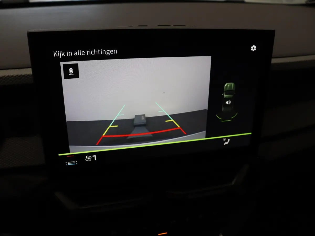 mild hybrid 140pk expression | Navigatie | Lichtmetalen velgen | Achteruitrijcamera |