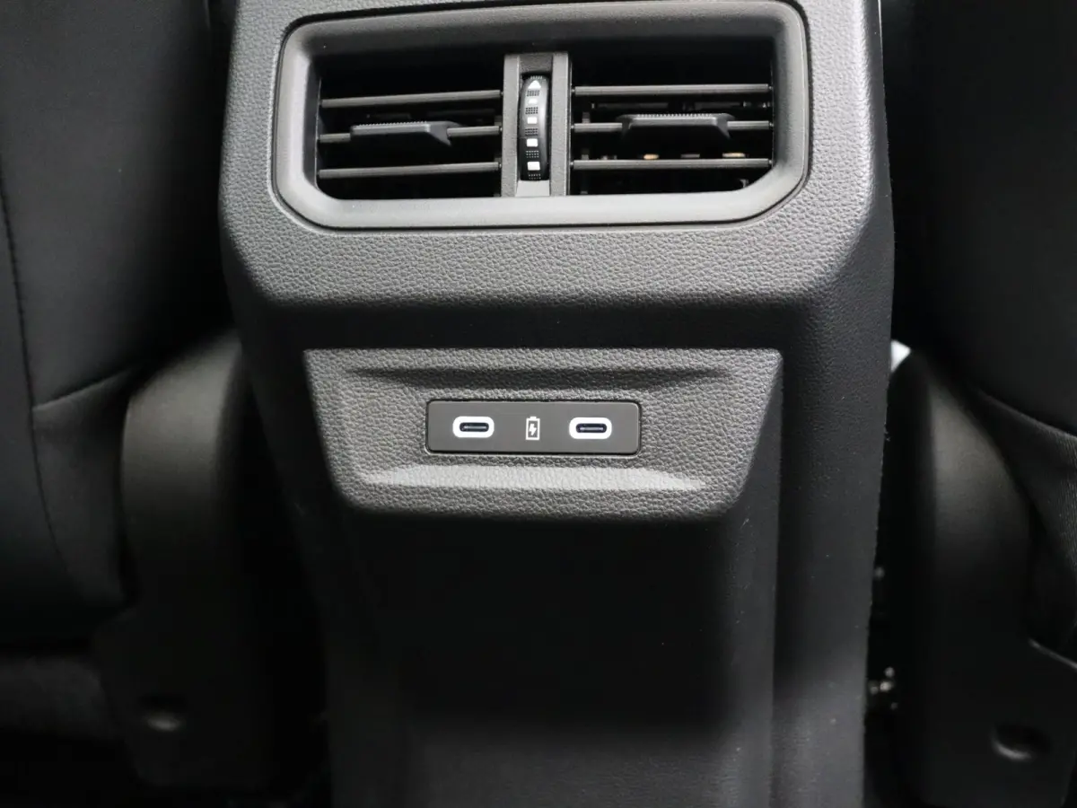 E-Tech full hybrid 200 esprit Alpine 7p. | Full option | Pano. dak | HUD | Active driver assist | Harman Kardon | Panoramisch dak |
