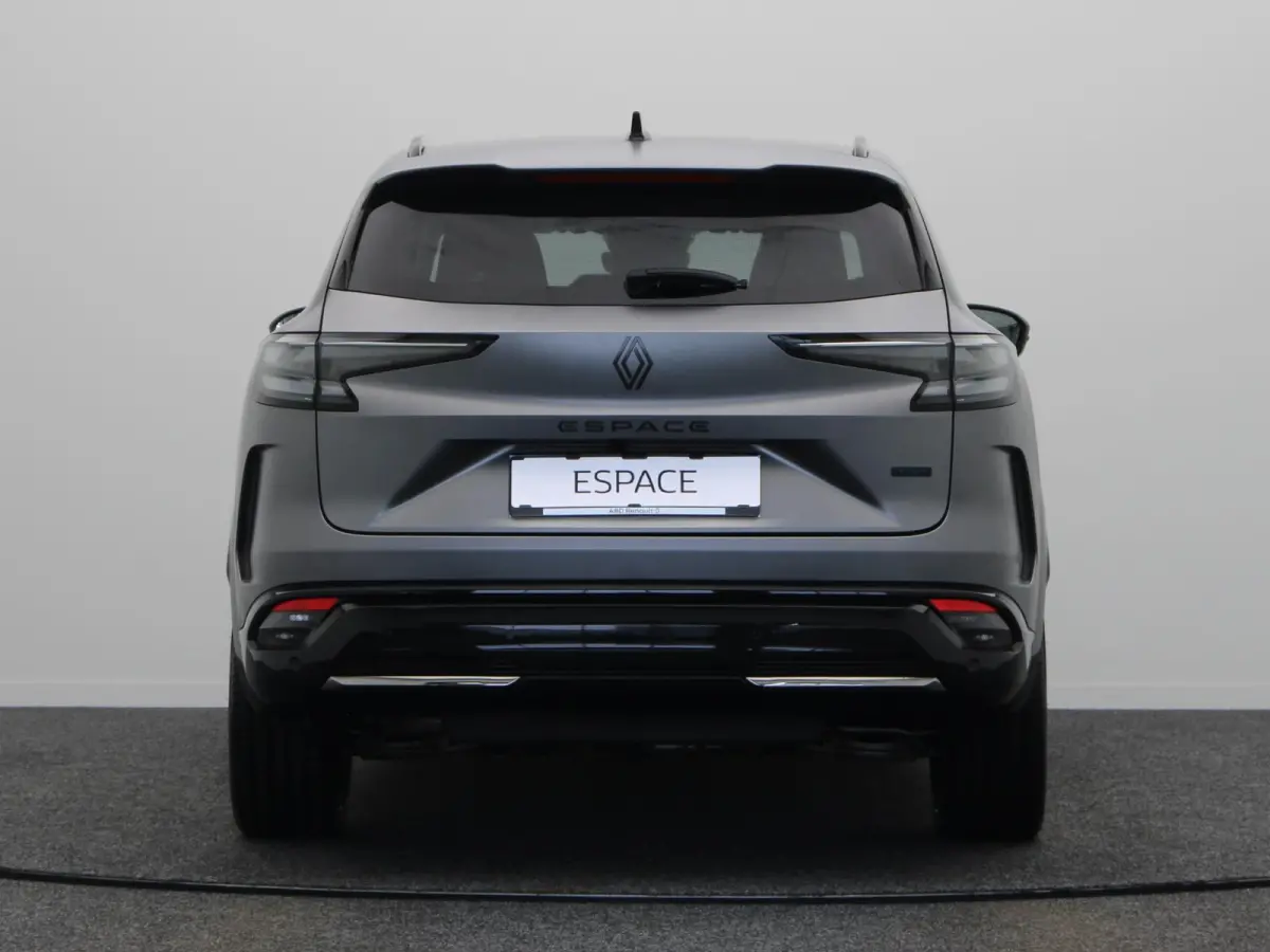 E-Tech full hybrid 200 esprit Alpine 7p. | Full option | Pano. dak | HUD | Active driver assist | Harman Kardon | Panoramisch dak |