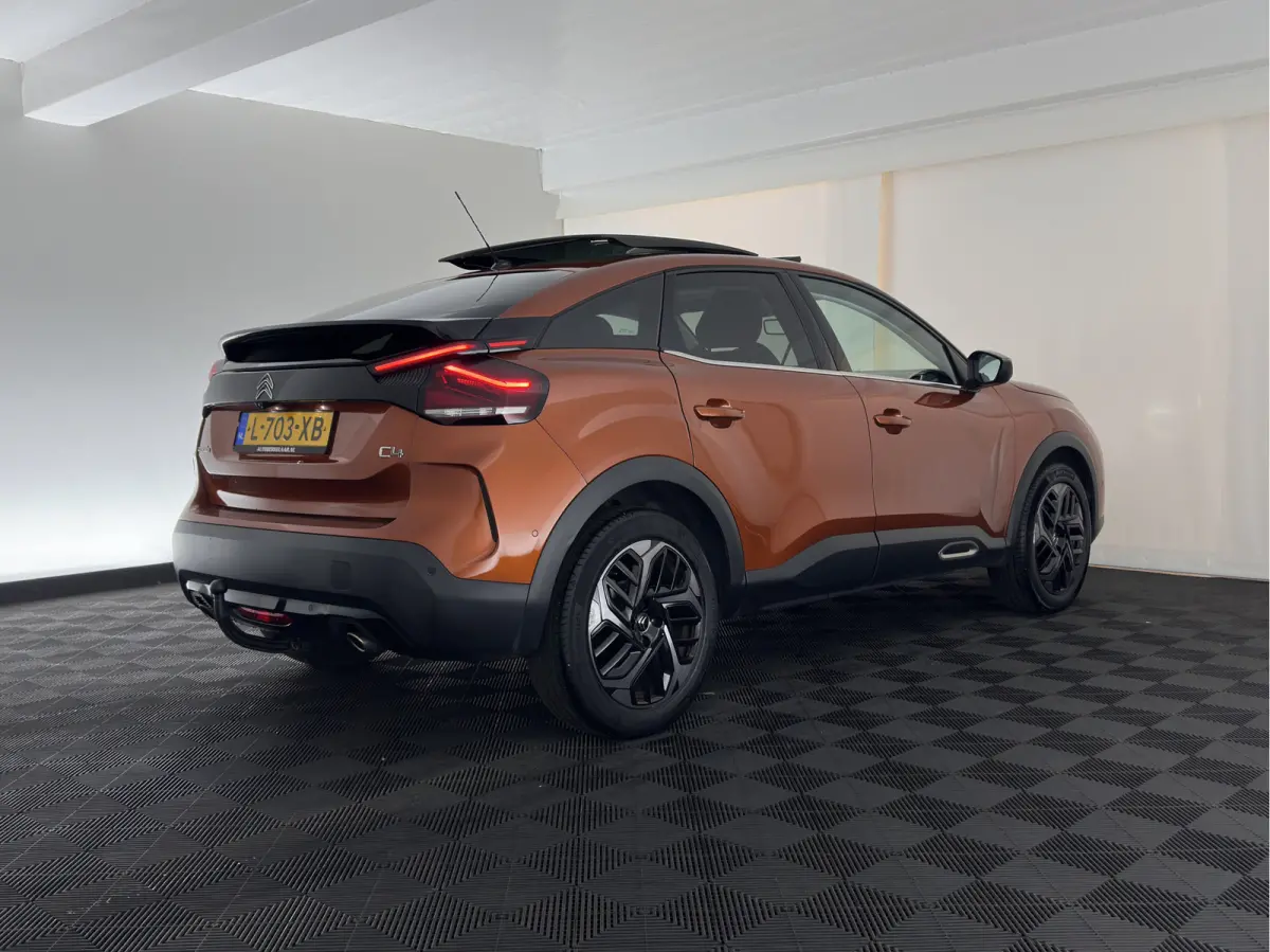 1.2 Puretech Shine (INCL-BTW) *PANO |  LEATHER | FULL-LED | ADAPTIVE-CRUISE |  DIGI-COCKPIT | BLINDSPOT | SHIFTPADDLES | HEATED-COMFORTSEATS | ECC | LANE-ASSIST | KEYLESS | PDC | CRUISE | DA