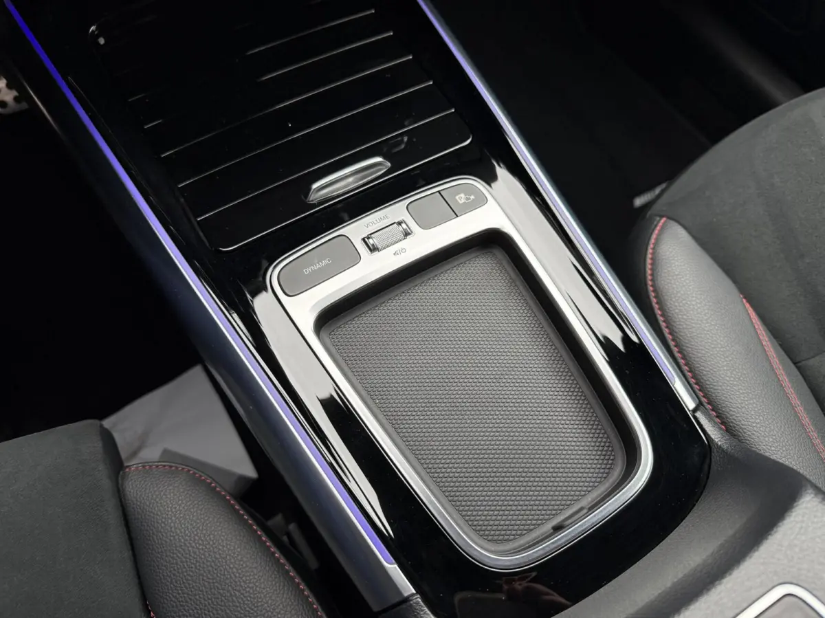250 e AMG Line PLUG-IN ADAPTIVE CRUISE. SFEERVERL.