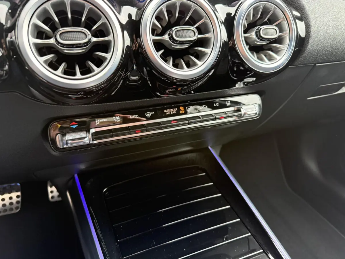 250 e AMG Line PLUG-IN ADAPTIVE CRUISE. SFEERVERL.