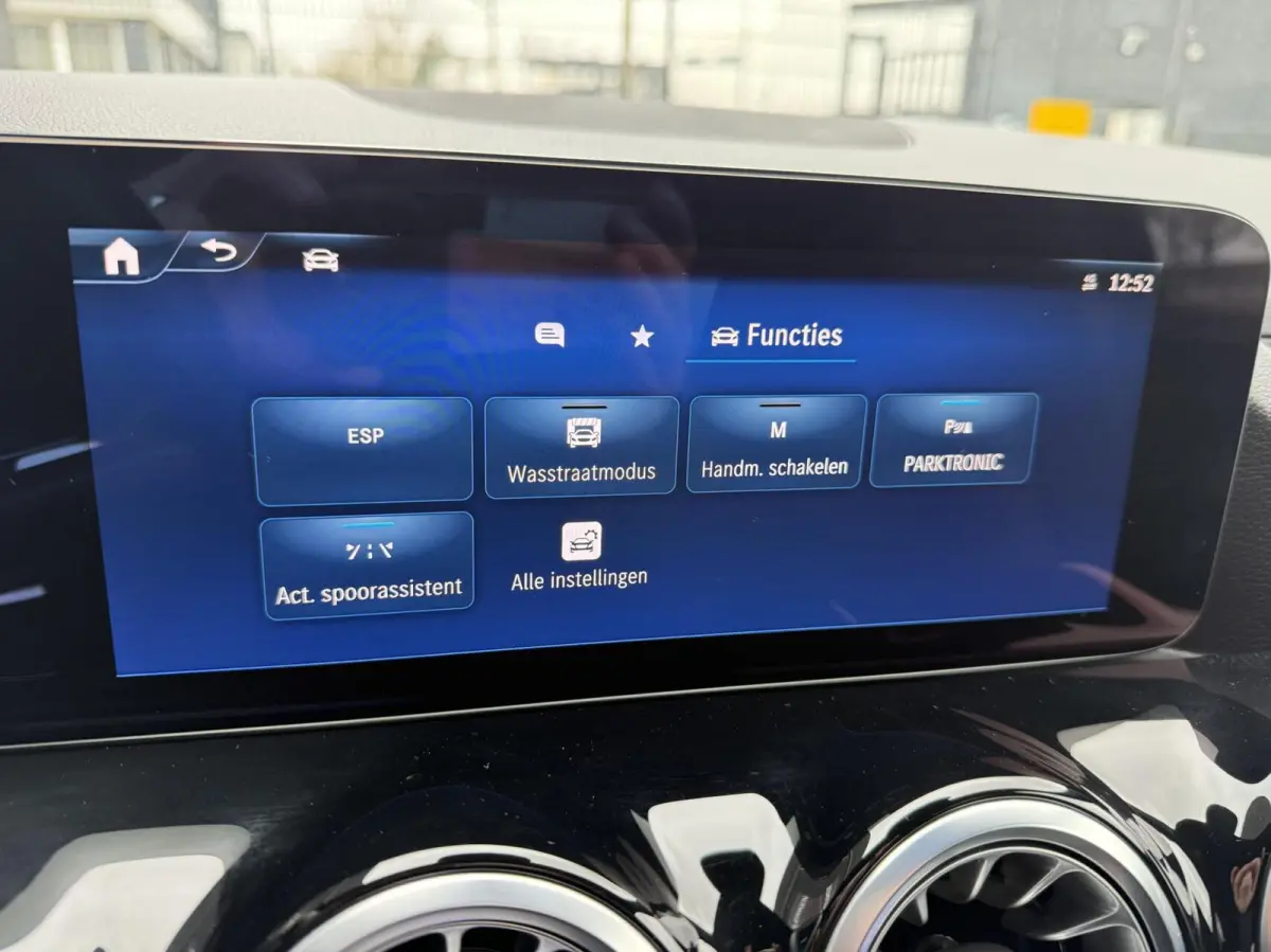 250 e AMG Line PLUG-IN ADAPTIVE CRUISE. SFEERVERL.