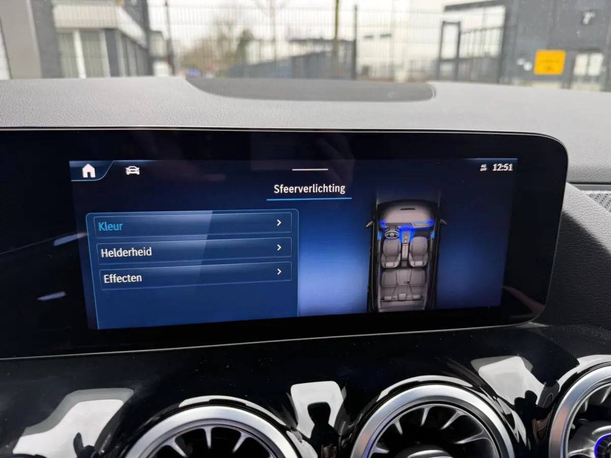 250 e AMG Line PLUG-IN ADAPTIVE CRUISE. SFEERVERL.