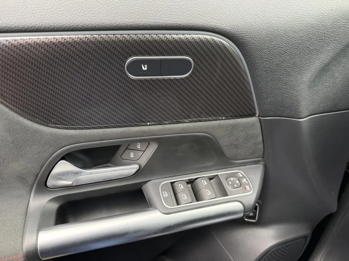 250 e AMG Line PLUG-IN ADAPTIVE CRUISE. SFEERVERL.