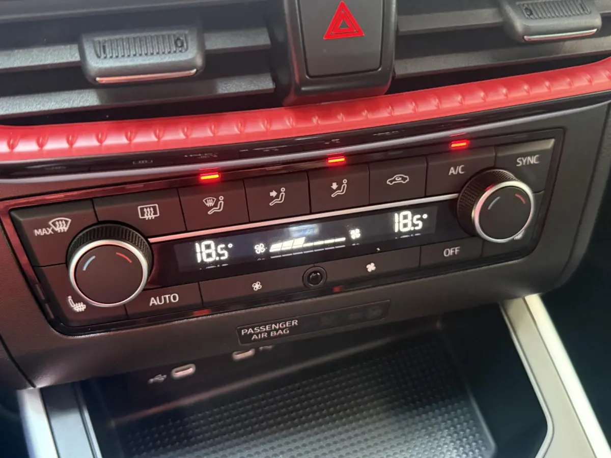 1.0 EcoTSI FR | Navigatie | Virtual Cockpit | LED | Climate Control | Cruise Control | Licht metalen velgen