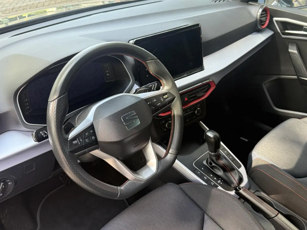 1.0 EcoTSI FR | Navigatie | Virtual Cockpit | LED | Climate Control | Cruise Control | Licht metalen velgen