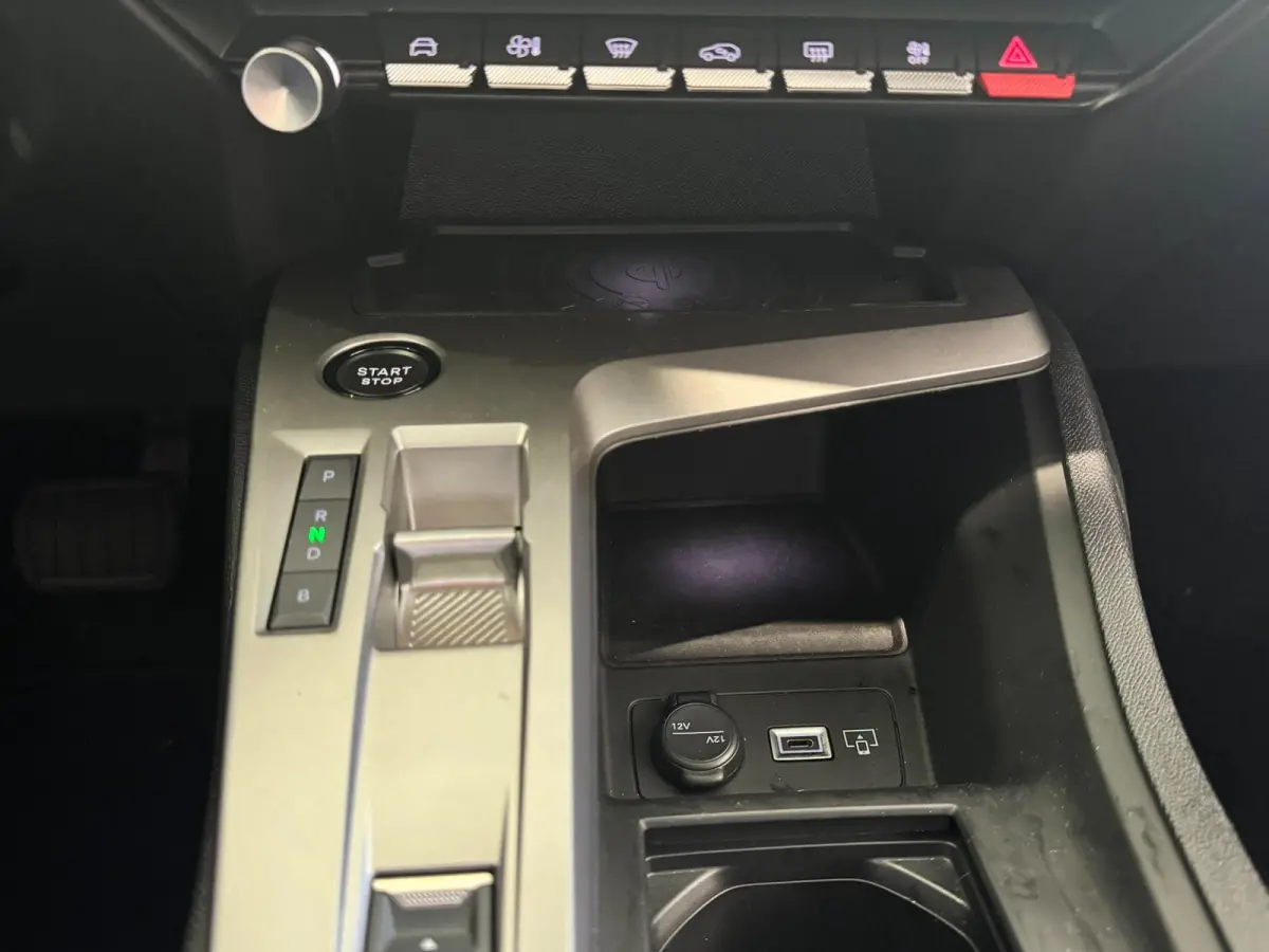 1.6 Plug-in Hybrid 195 Allure | 7.4 kw lader | Vision Pack | Apple CarPlay & Android Auto