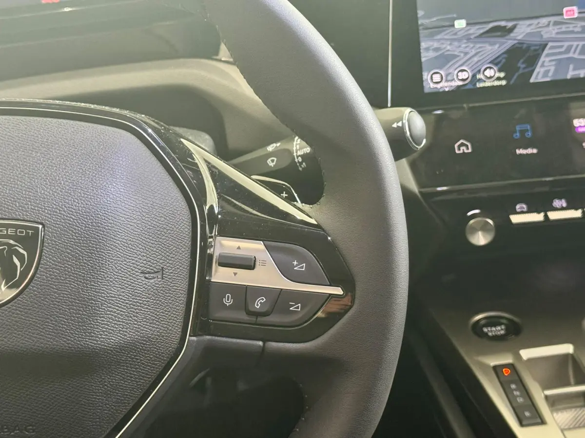 1.6 Plug-in Hybrid 195 Allure | 7.4 kw lader | Vision Pack | Apple CarPlay & Android Auto