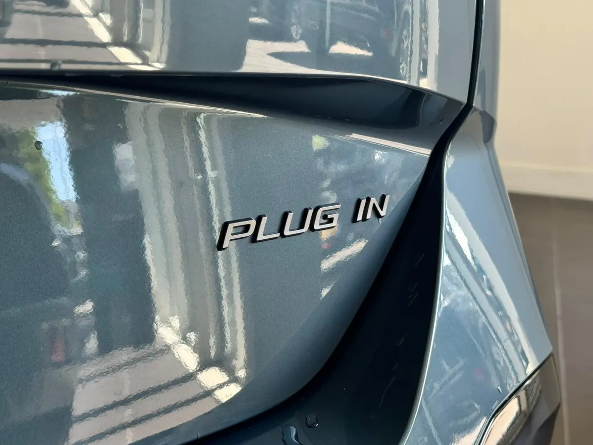 1.6 Plug-in Hybrid 195 Allure | 7.4 kw lader | Vision Pack | Apple CarPlay & Android Auto