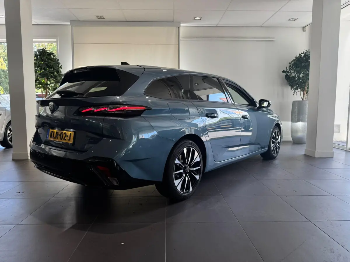 1.6 Plug-in Hybrid 195 Allure | 7.4 kw lader | Vision Pack | Apple CarPlay & Android Auto