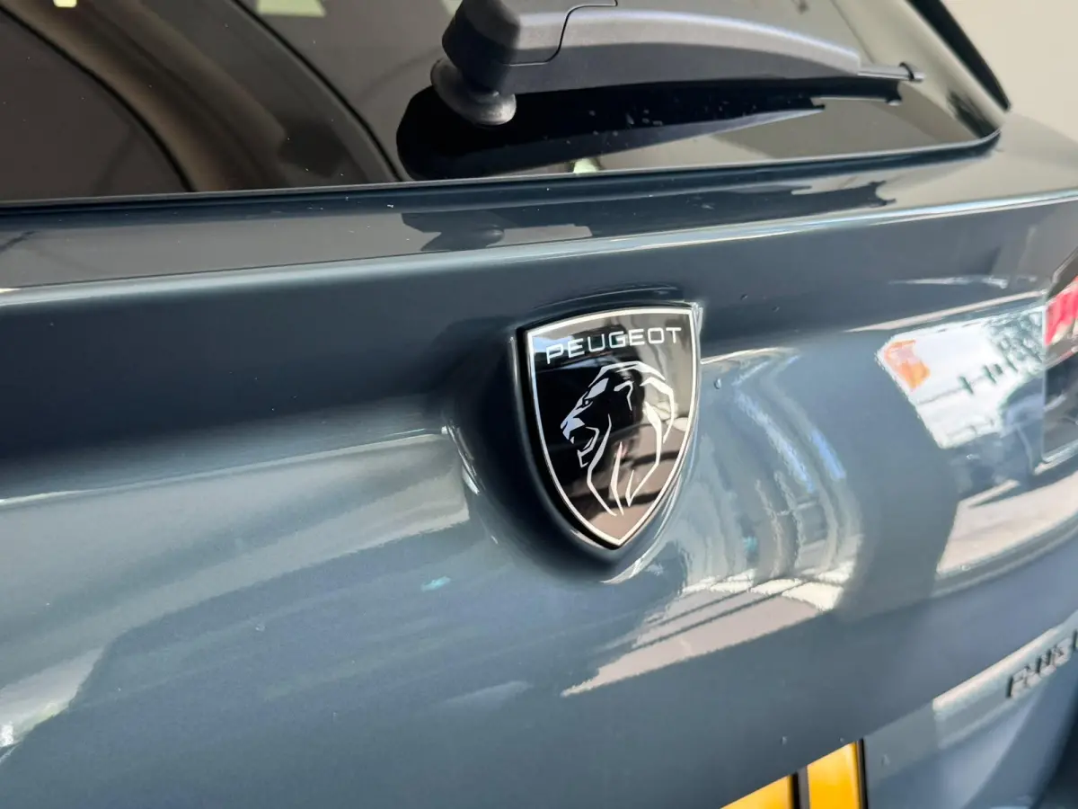 1.6 Plug-in Hybrid 195 Allure | 7.4 kw lader | Vision Pack | Apple CarPlay & Android Auto