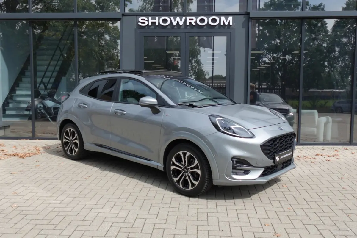 1.0 EcoBoost ST-Line PANO B&O CAM