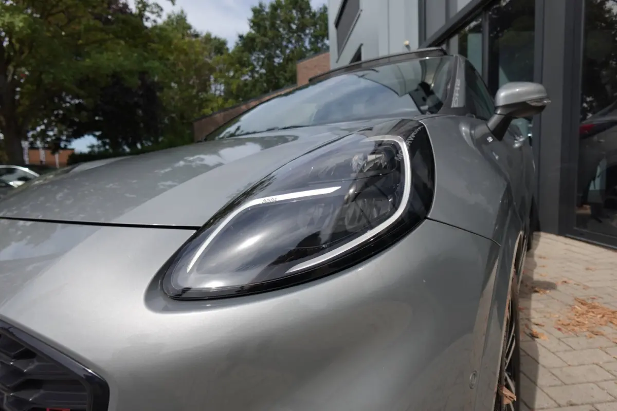 1.0 EcoBoost ST-Line PANO B&O CAM