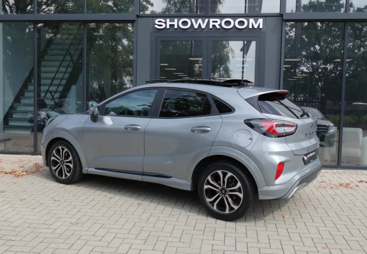 1.0 EcoBoost ST-Line PANO B&O CAM