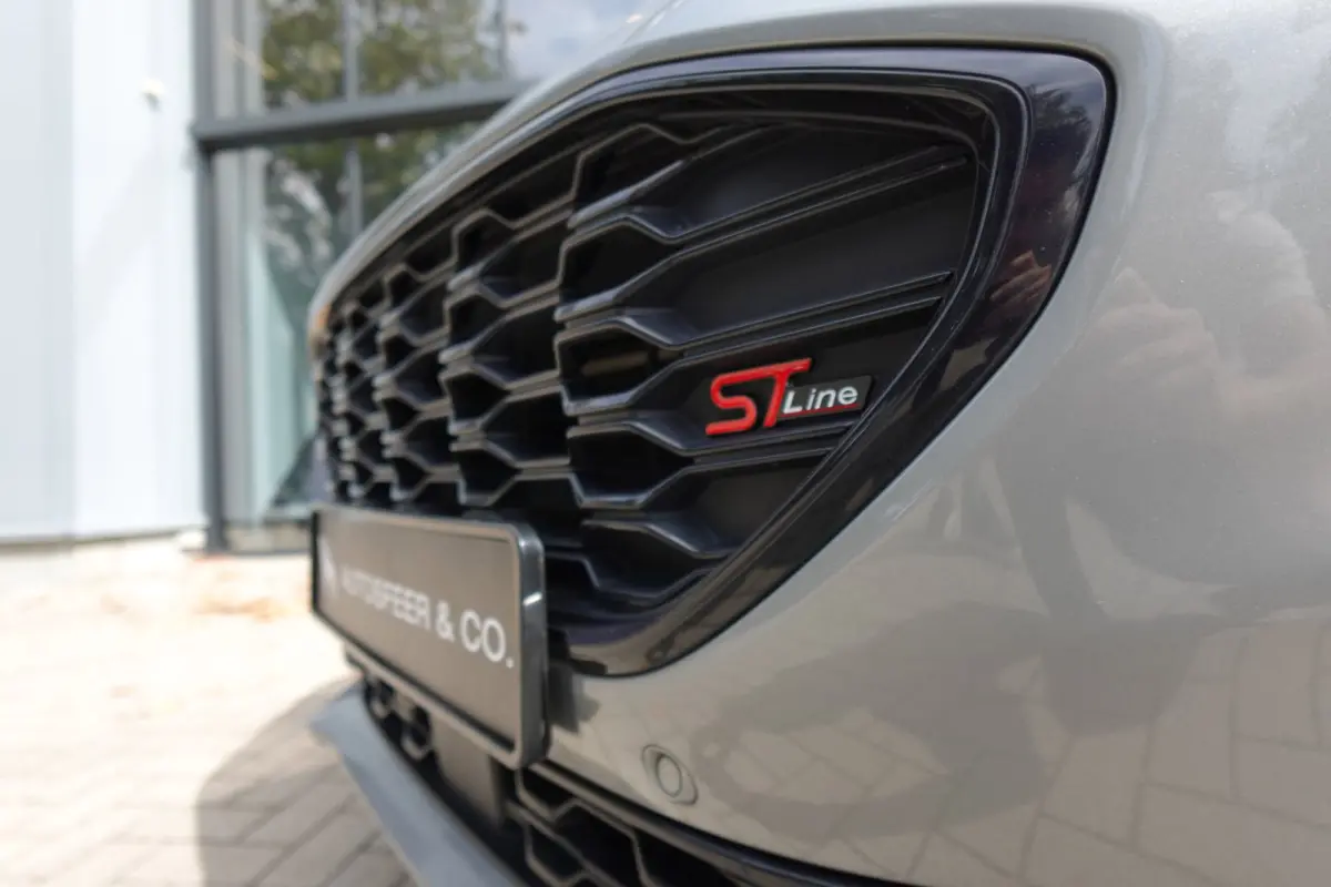 1.0 EcoBoost ST-Line PANO B&O CAM