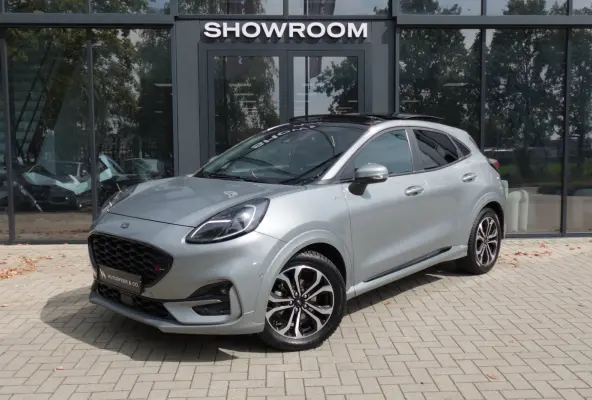 1.0 EcoBoost ST-Line PANO B&O CAM
