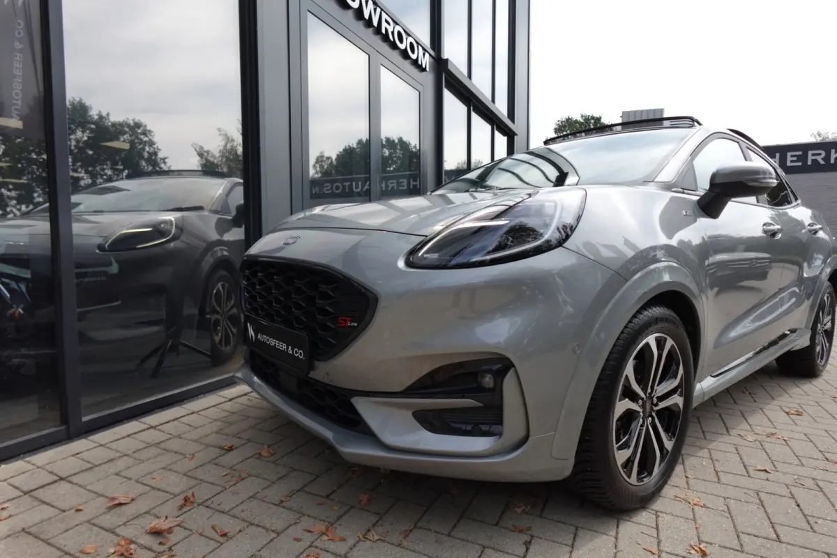 1.0 EcoBoost ST-Line PANO B&O CAM