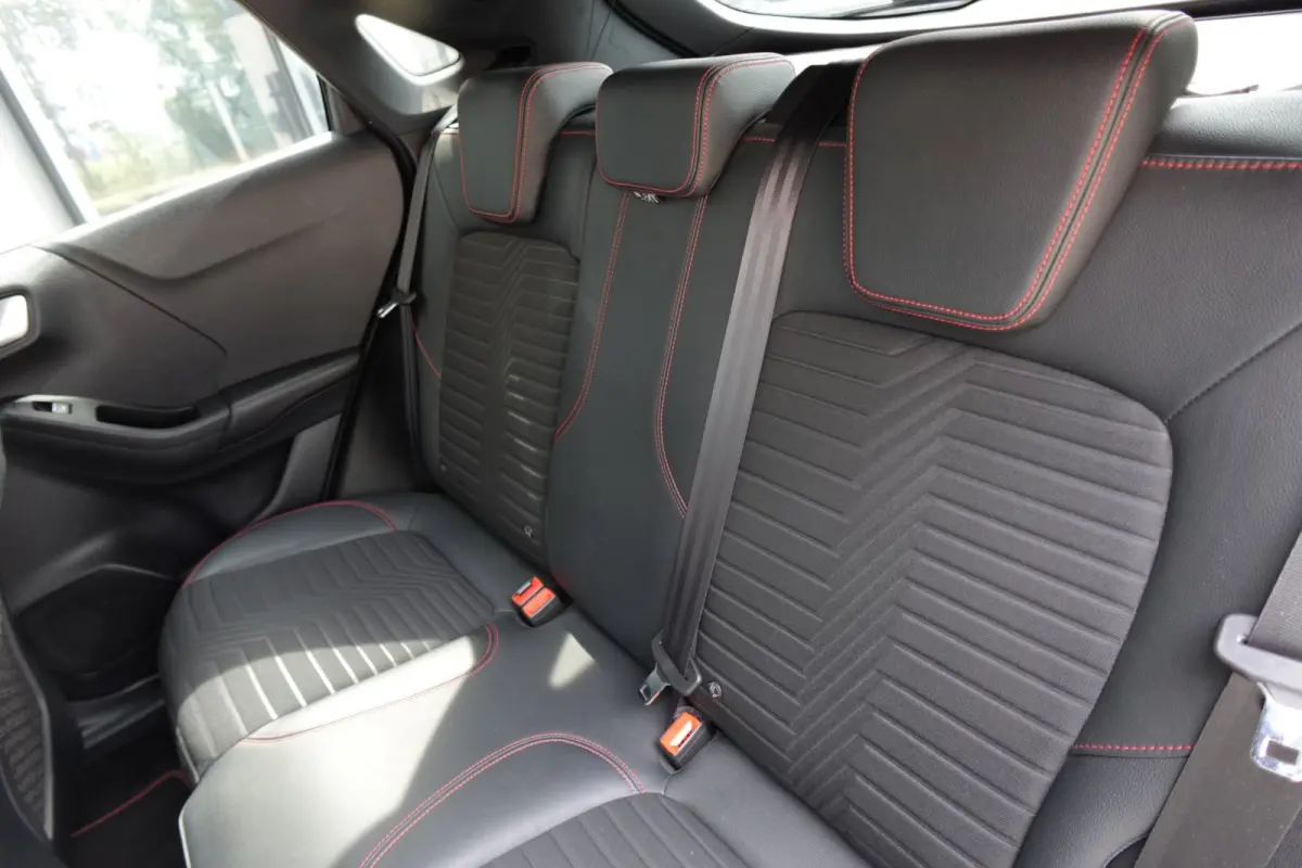 1.0 EcoBoost ST-Line PANO B&O CAM