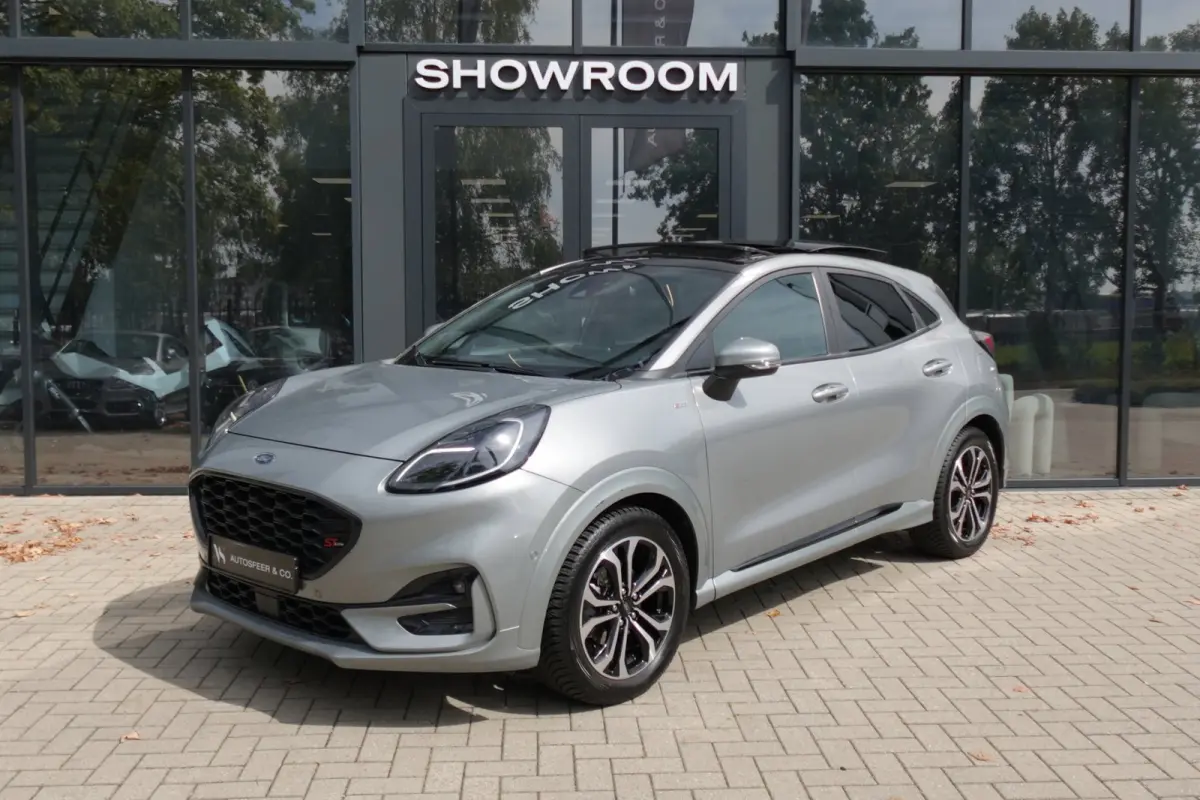 1.0 EcoBoost ST-Line PANO B&O CAM