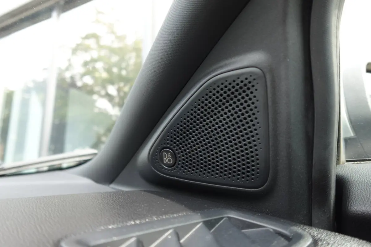 1.0 EcoBoost ST-Line PANO B&O CAM