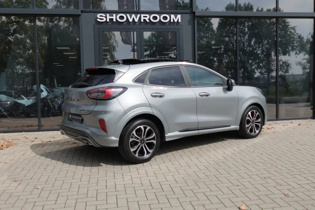 1.0 EcoBoost ST-Line PANO B&O CAM