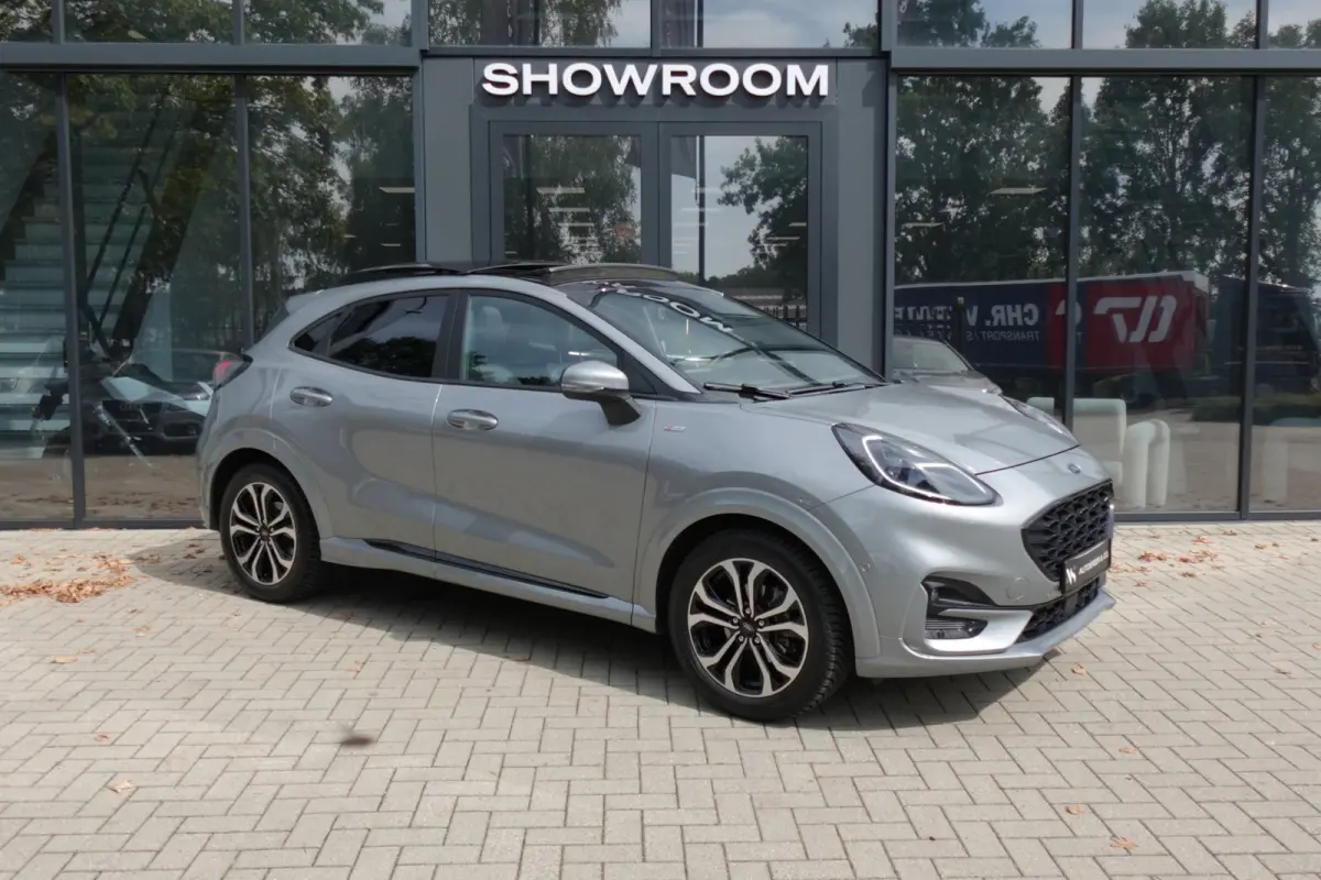 1.0 EcoBoost ST-Line PANO B&O CAM