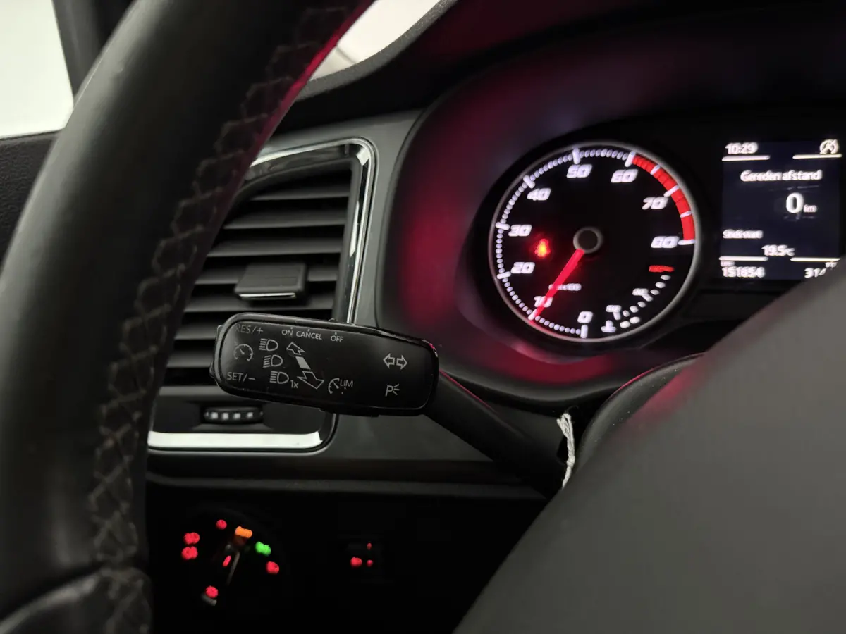 1.0 EcoTSI | Clima | Cruise | LED | Parkeersens.