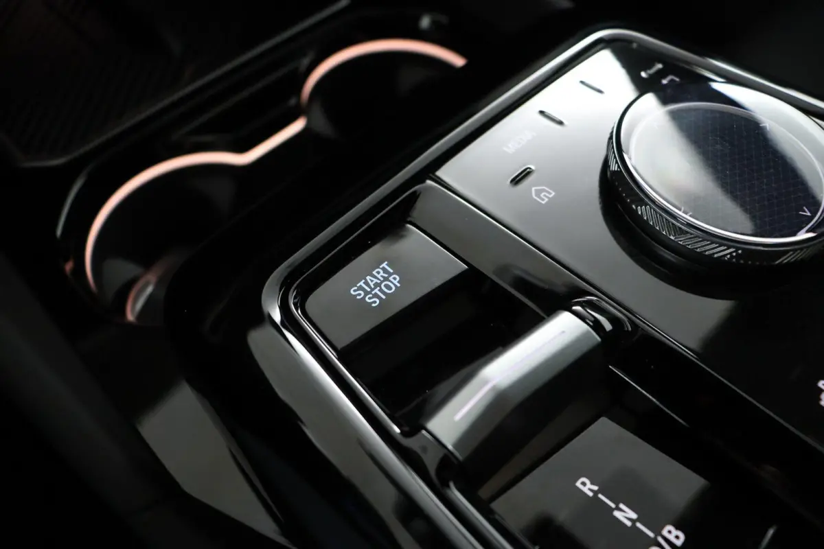 eDrive40 M Sport Edition 84 kWh | SOH 100% | M Sportpakket Pro | Trekhaak | Panoramadak