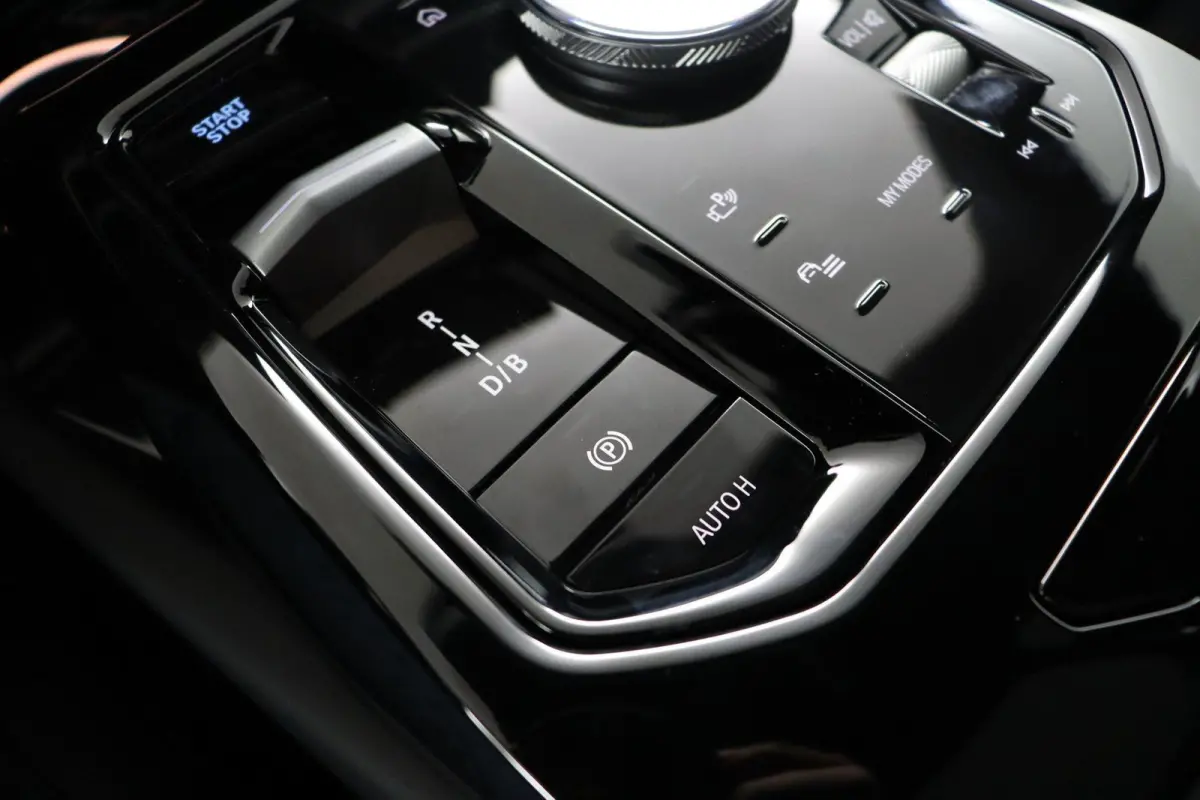 eDrive40 M Sport Edition 84 kWh | SOH 100% | M Sportpakket Pro | Trekhaak | Panoramadak