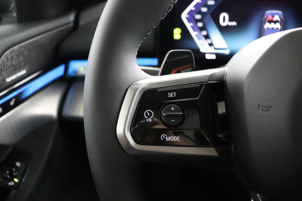 eDrive40 M Sport Edition 84 kWh | SOH 100% | M Sportpakket Pro | Trekhaak | Panoramadak