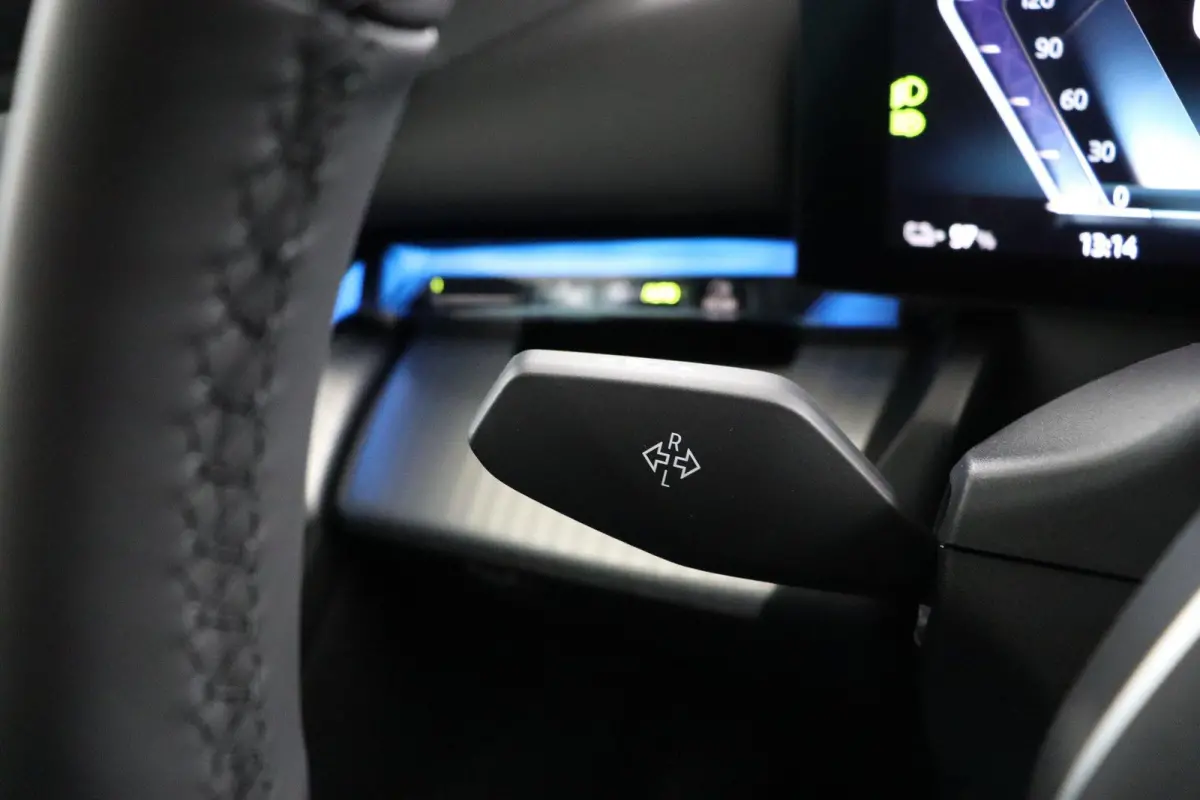 eDrive40 M Sport Edition 84 kWh | SOH 100% | M Sportpakket Pro | Trekhaak | Panoramadak