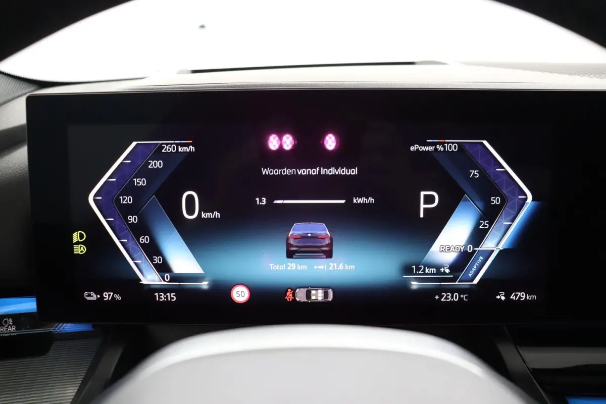 eDrive40 M Sport Edition 84 kWh | SOH 100% | M Sportpakket Pro | Trekhaak | Panoramadak