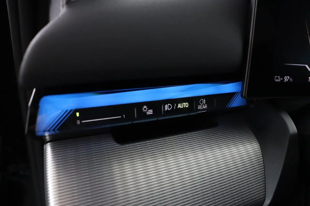 eDrive40 M Sport Edition 84 kWh | SOH 100% | M Sportpakket Pro | Trekhaak | Panoramadak