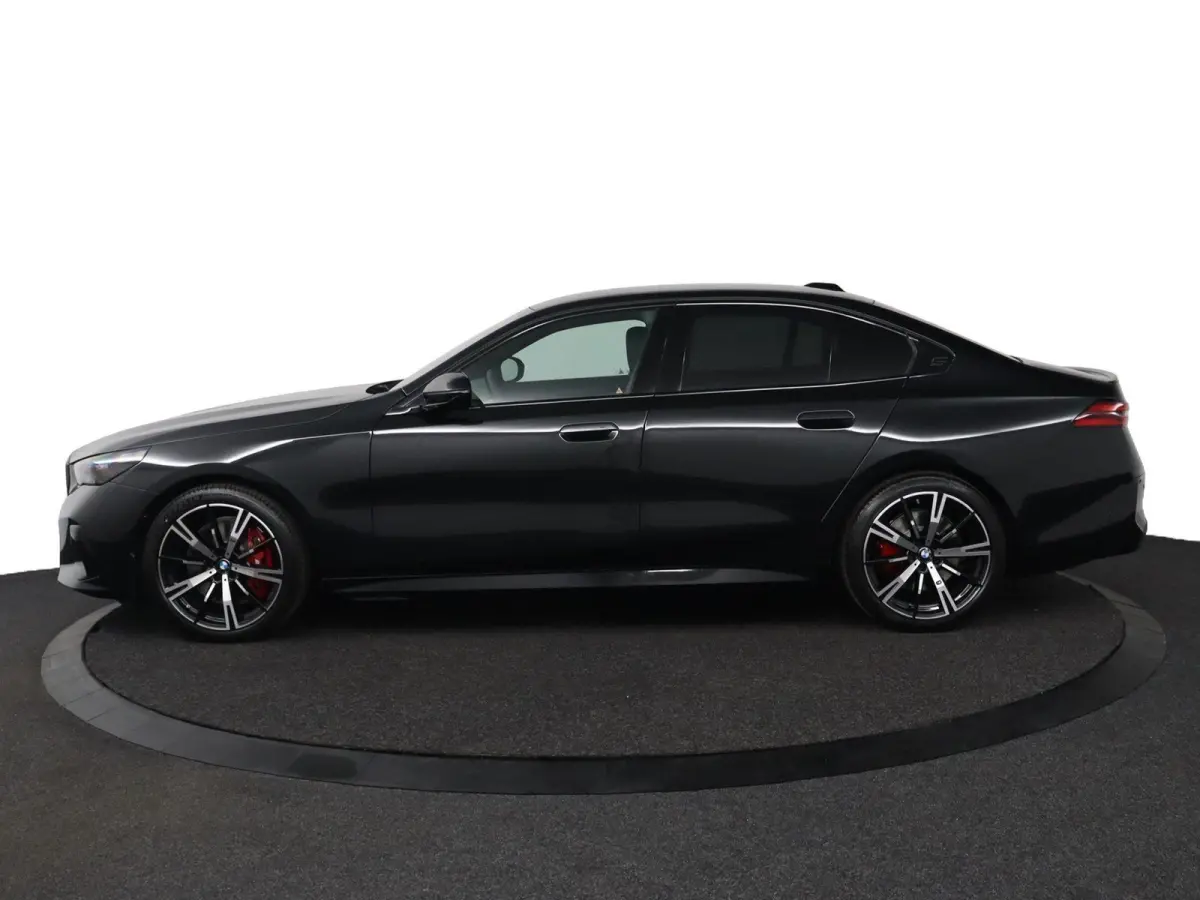eDrive40 M Sport Edition 84 kWh | SOH 100% | M Sportpakket Pro | Trekhaak | Panoramadak