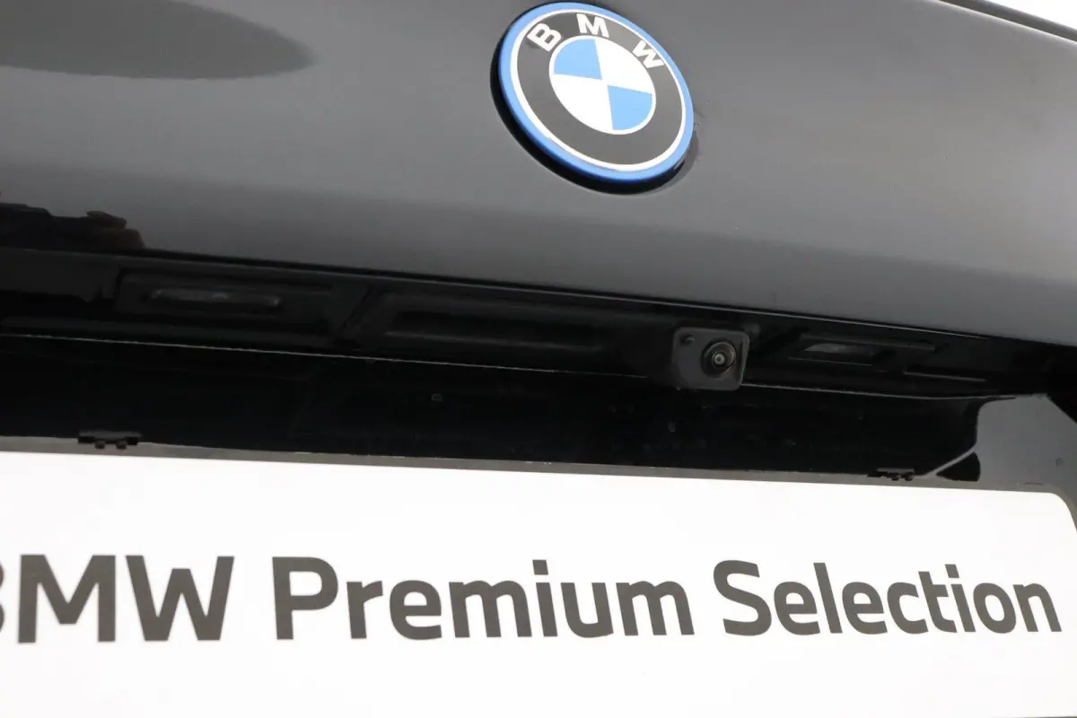 eDrive40 M Sport Edition 84 kWh | SOH 100% | M Sportpakket Pro | Trekhaak | Panoramadak