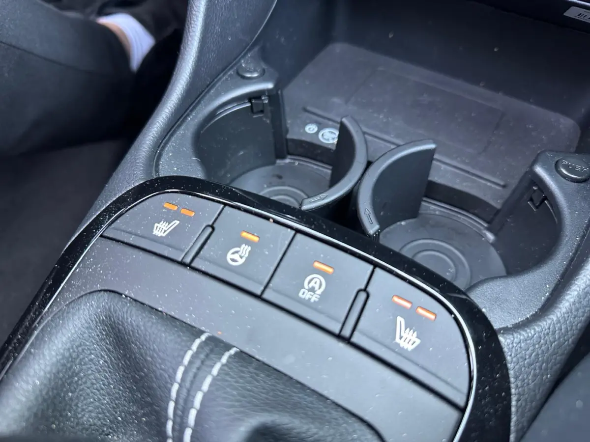 1.0 GDi GT-Line | Stoel/Stuurverwarming | Keyless entry | Schuif/Kanteldak | Draadloze oplader | Fabrieksgarantie | NAP