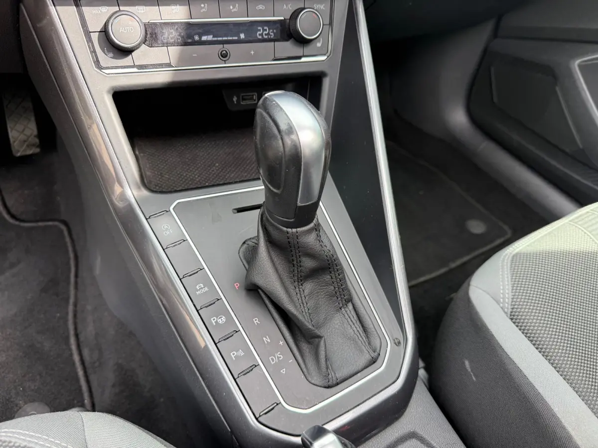 1.0 TSI Highline R-LINE I PANO I DSG I CLIMA I NL AUTO I MOOI