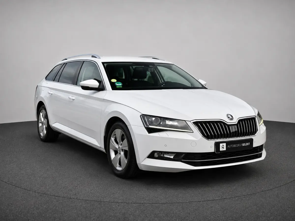 1.6 TDI Ambition | Trekhaak | LED | Apple Carplay | DAB+ | Cruise | Dealer onderhouden